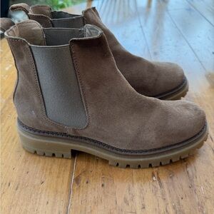 Elegant Brown Suede Ankle Booties